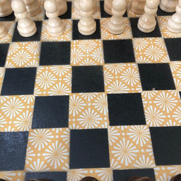 Scrapbook Chess Set - Vintage Yellow - Picture 11 of 13